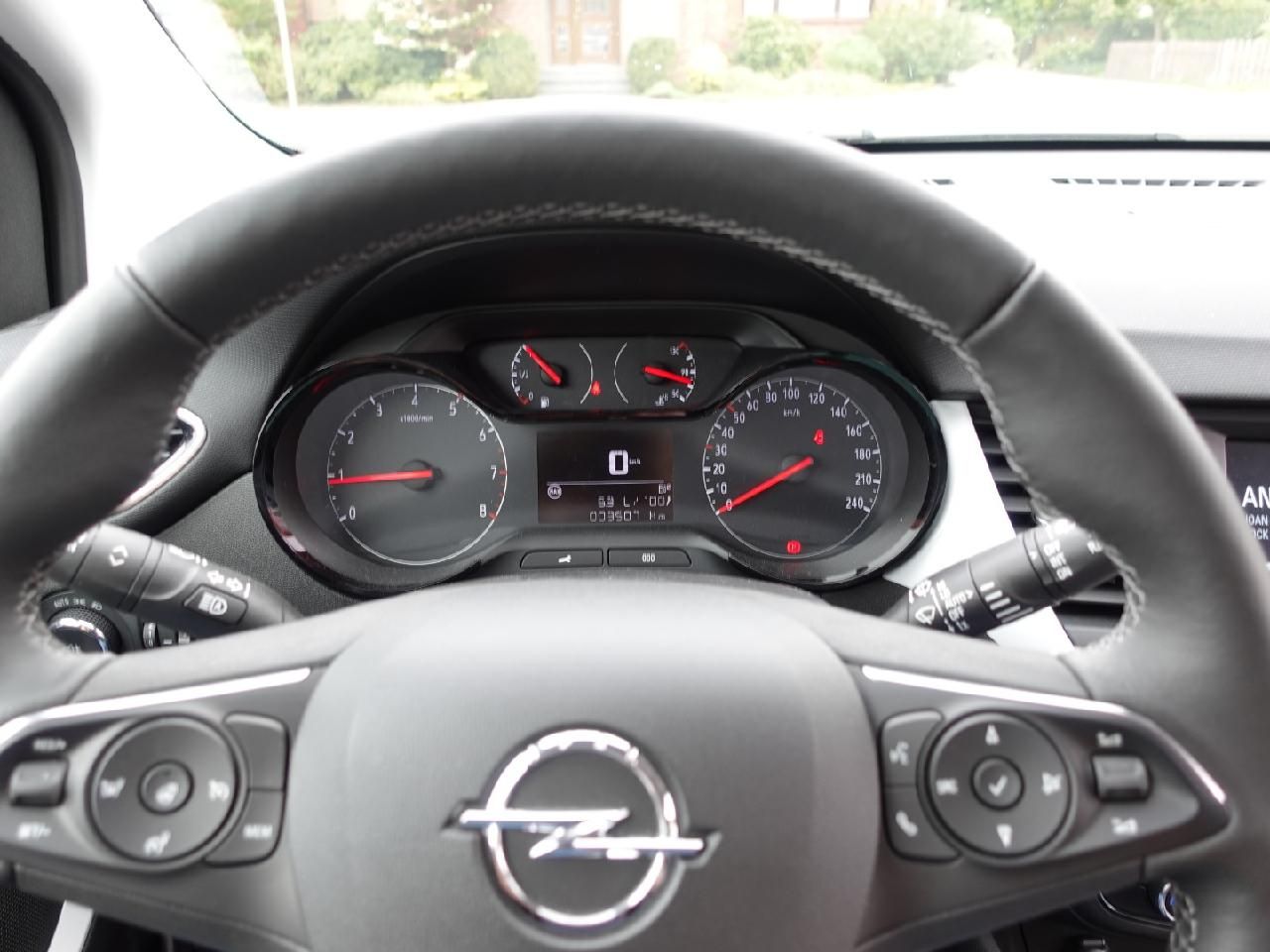 Fahrzeugabbildung Opel Crossland 1,2 Tech&Design