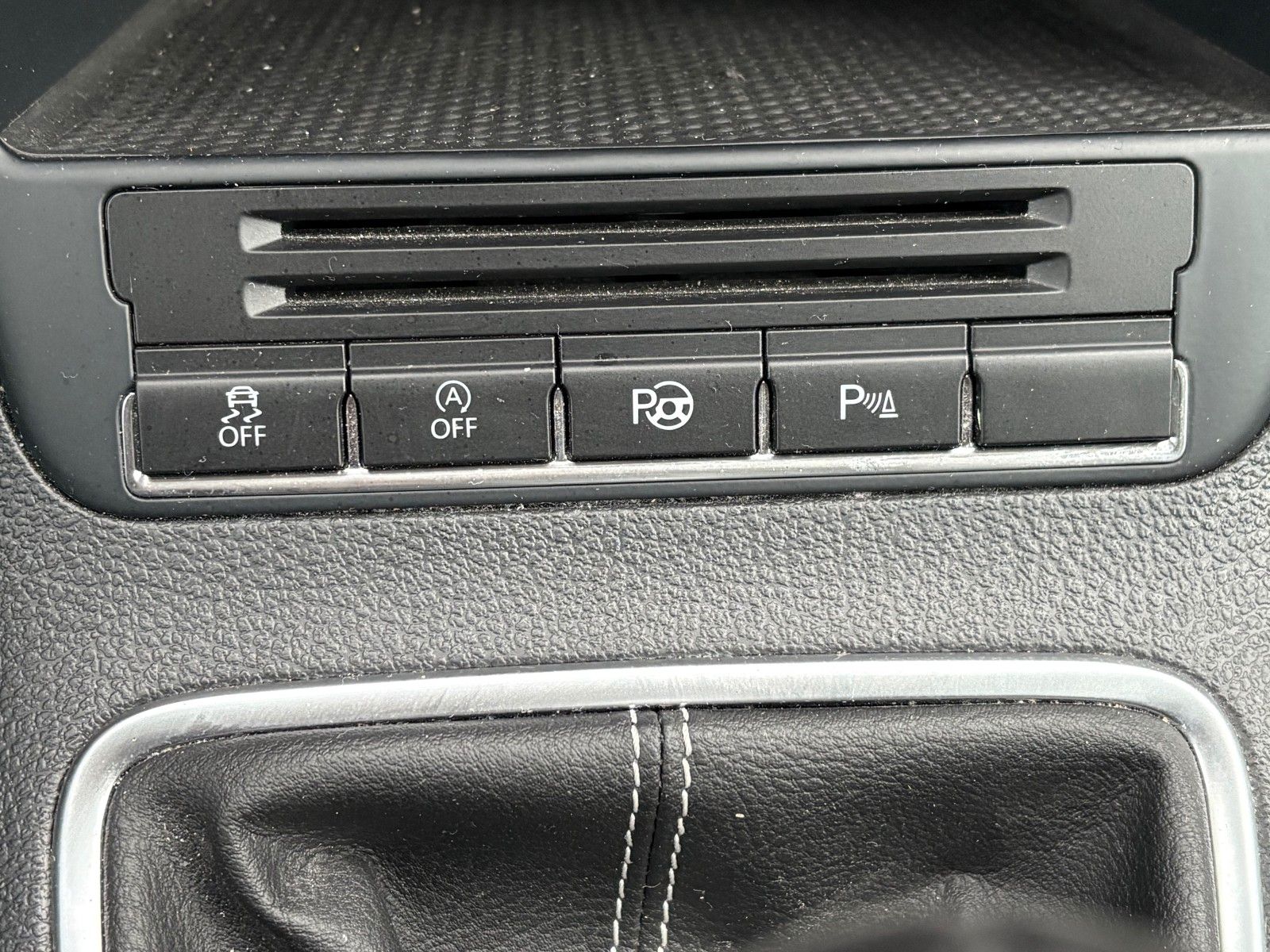 Fahrzeugabbildung Volkswagen Tiguan 1.4 TSI Cup Sport & Style Navi SPORTSITZE