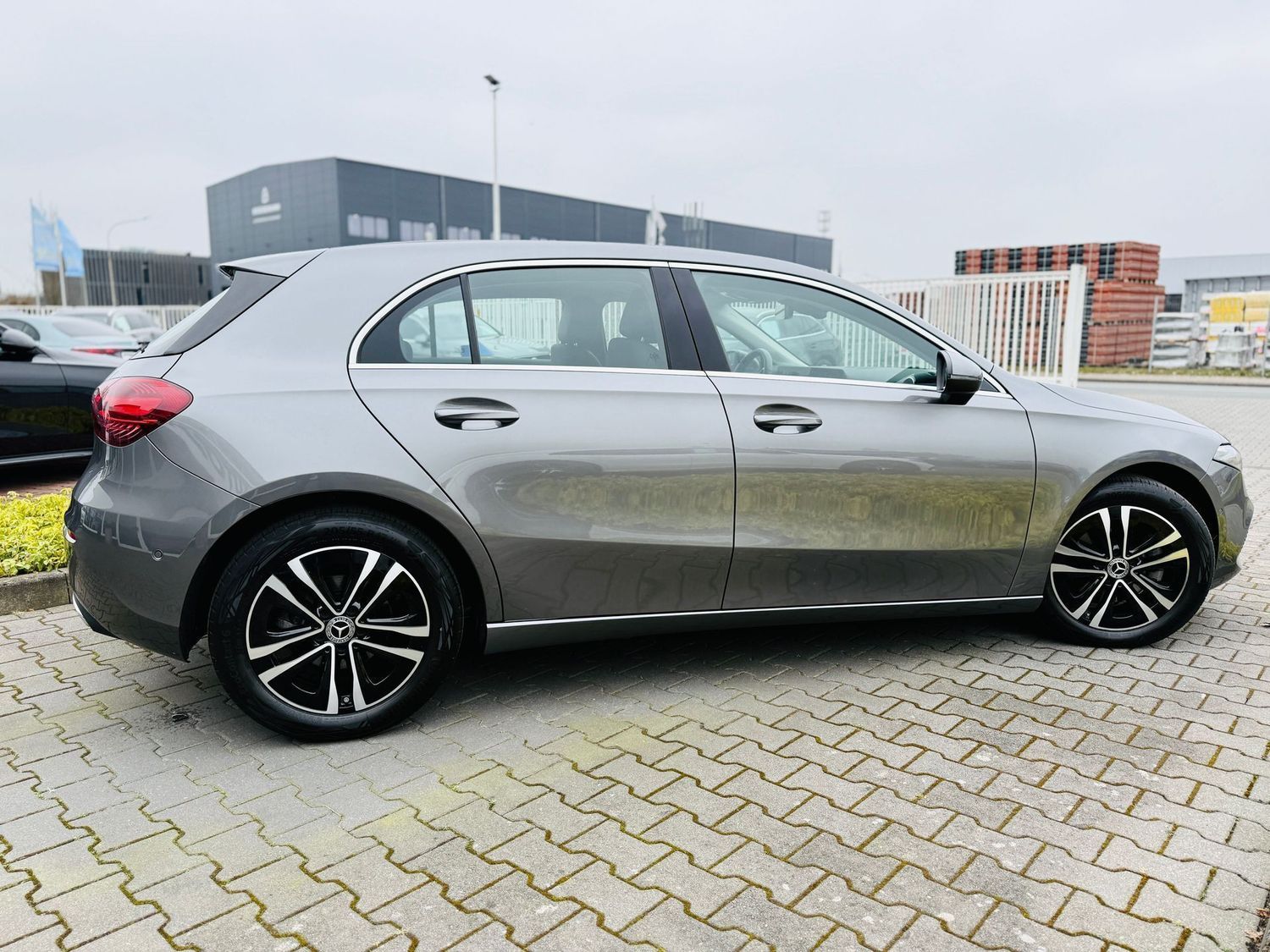 Fahrzeugabbildung Mercedes-Benz A 180 PROGRESSIVE Advanced, Winter, RFK, LED, MB