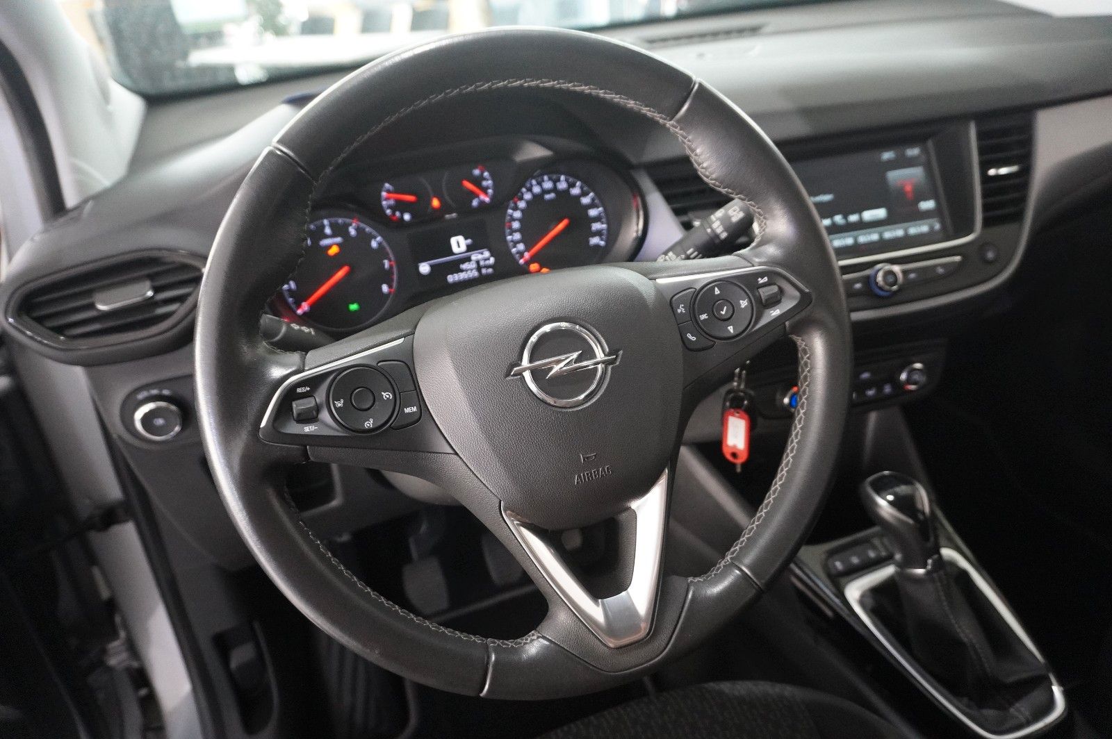 Fahrzeugabbildung Opel Crossland (X) 1.2 EDITION NAVI/LED/KAMERA/TEMP.