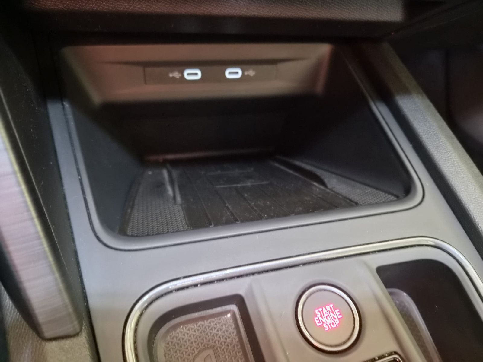 Fahrzeugabbildung CUPRA Leon Sportstourer / LED / KAMERA / GEPFLEGT