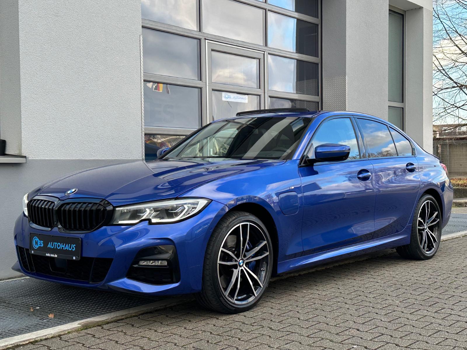 BMW 330 e xD ACC*M SPORT*LASER*HUD*H/K*GLASDACH*19′