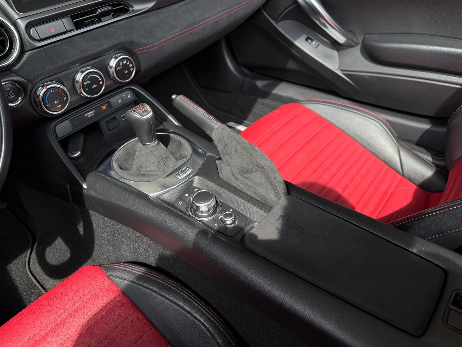 Fahrzeugabbildung Abarth 124 Spider LED LEDER ALU SHZ