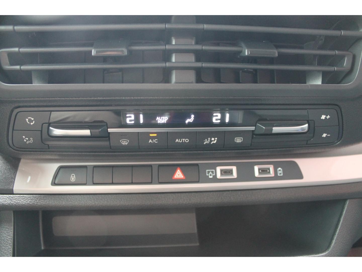 Citroën Jumpy Kombi M L2 AHK Navi Kamera Klima-Paket DAB