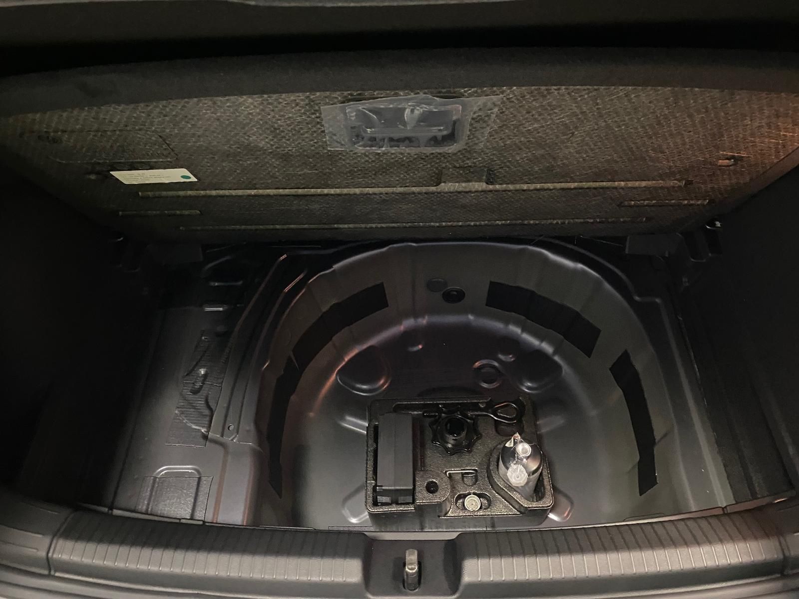 Fahrzeugabbildung Volkswagen Polo 1.0 TSI Life Android Auto+APP+PDC+KAMERA+SI