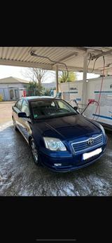 Toyota Avensis - Toyota Avensis aus 2005 mit Diesel-Antrieb