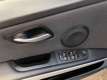 BMW 318i  Touring *NAVI*KLIMA*TEMPOMAT*>SZHZ*