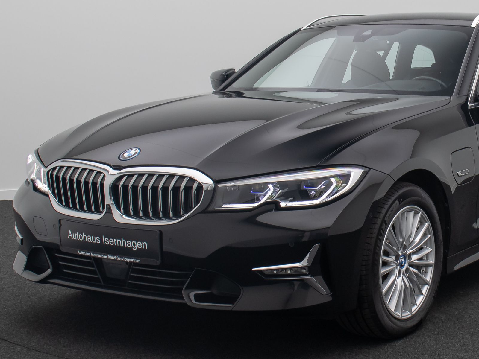 Fahrzeugabbildung BMW 330e Luxury Line Laser DAB 360°HUD Leder Komfort