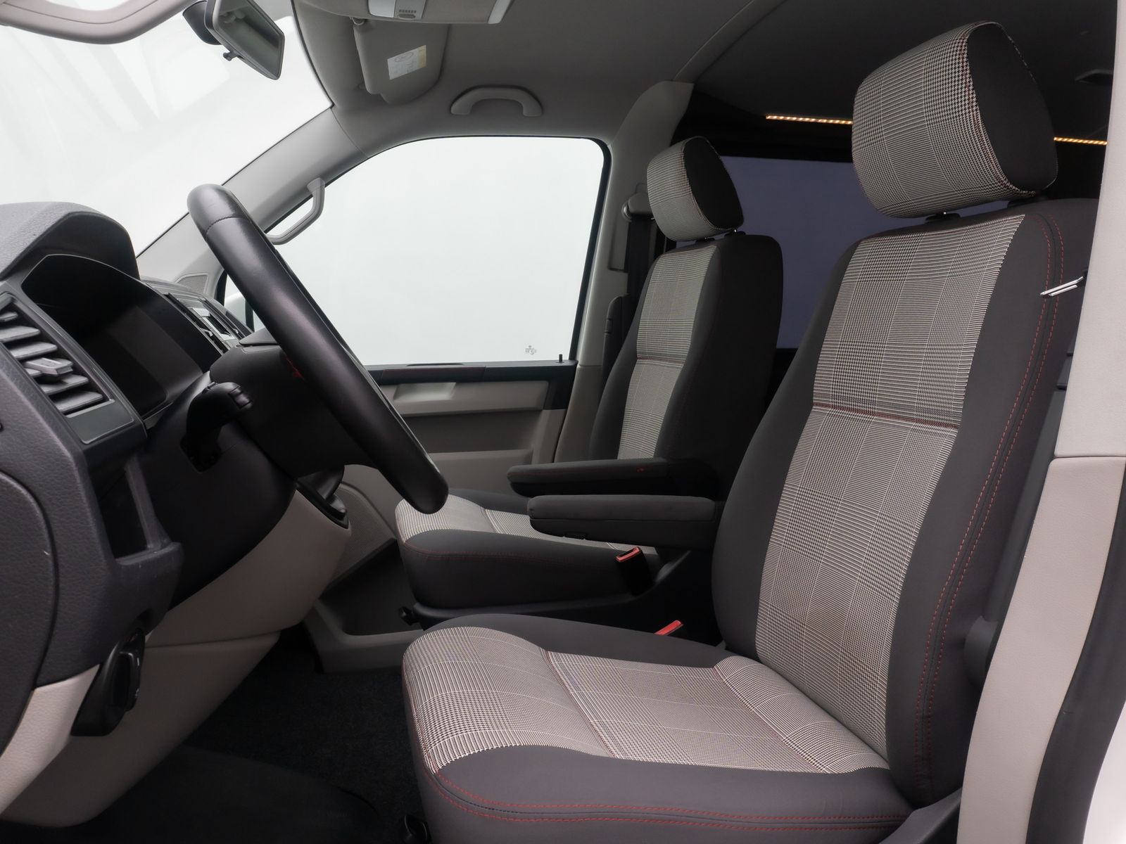 Fahrzeugabbildung Volkswagen T6 Transporter Wohnmobil CaliforniaStyle 18Zoll