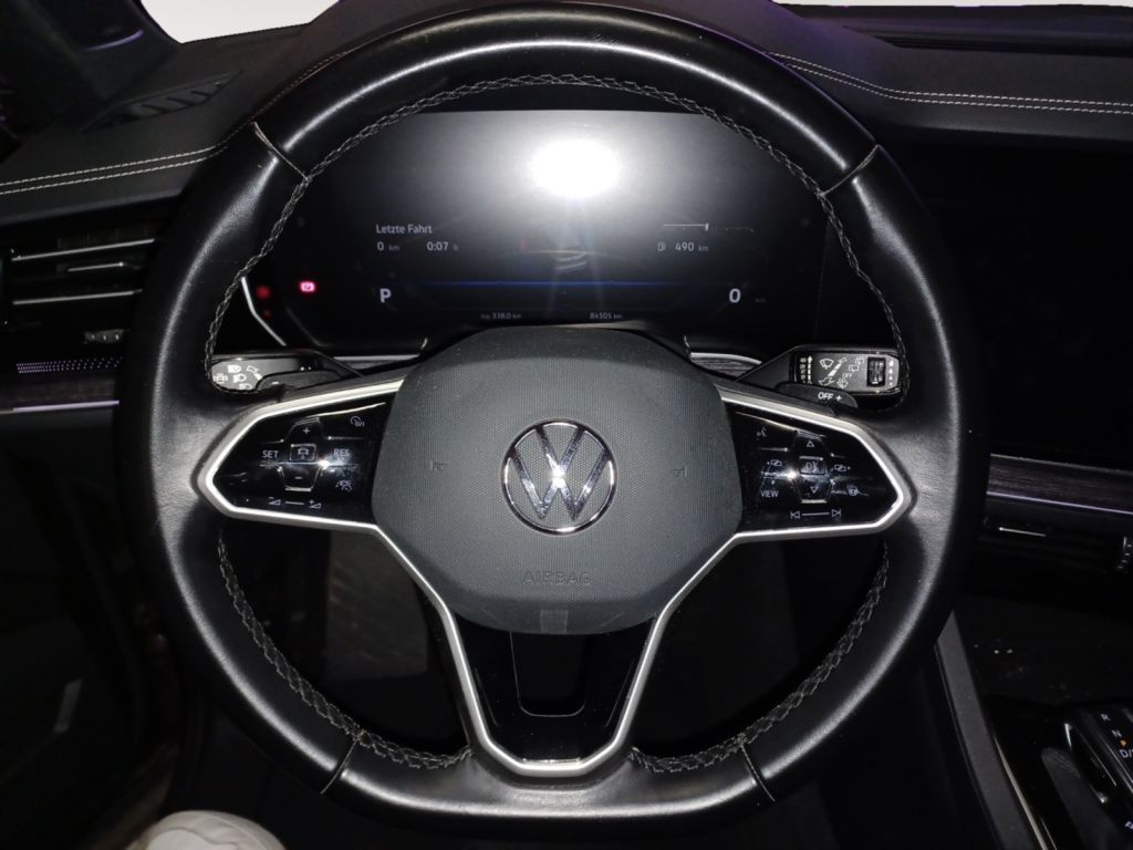 Fahrzeugabbildung Volkswagen Touareg 3.0 V6 TDI R-Line Black Style Nachtsicht