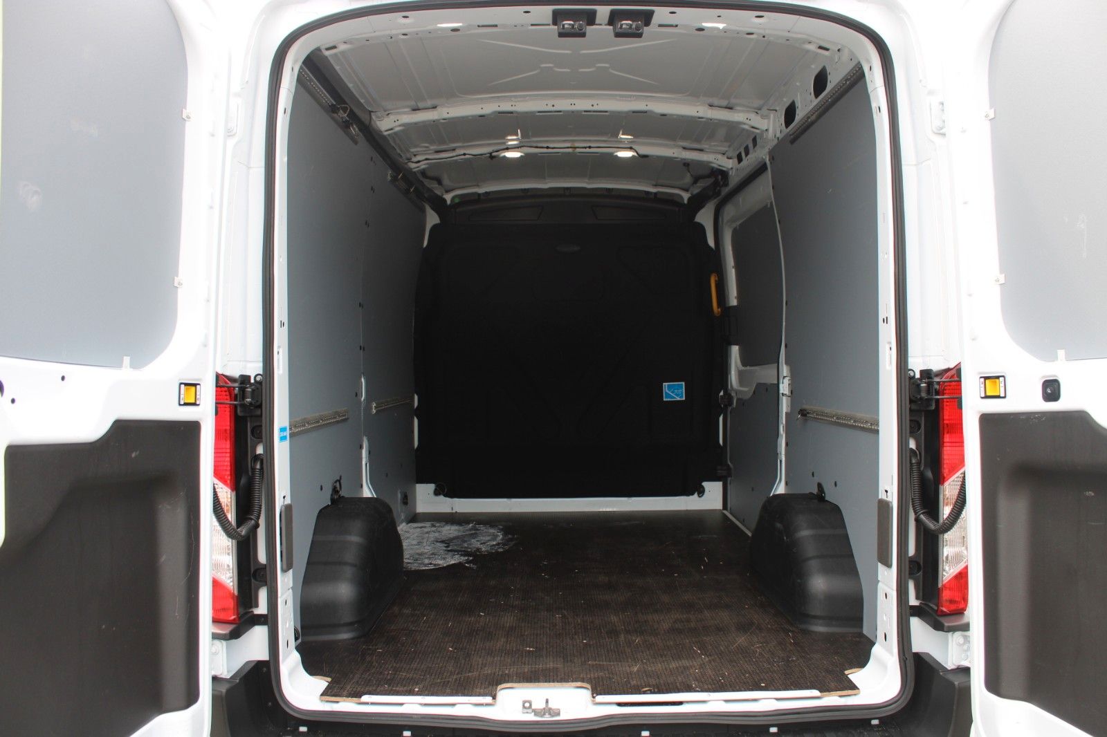 Fahrzeugabbildung Ford Transit 330 L2 TREND Kasten KLIMA AHK