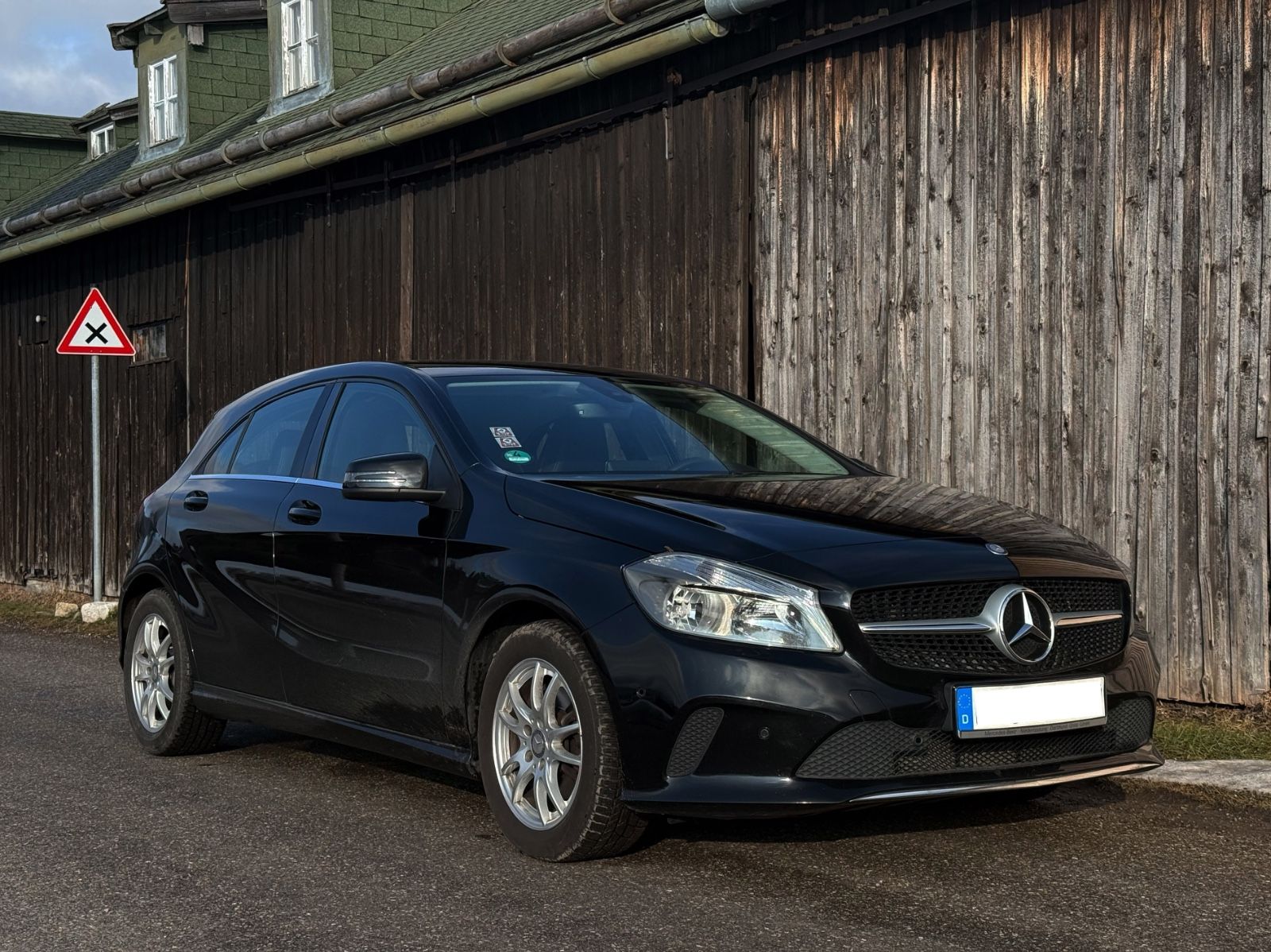 MERCEDES-BENZ A 180