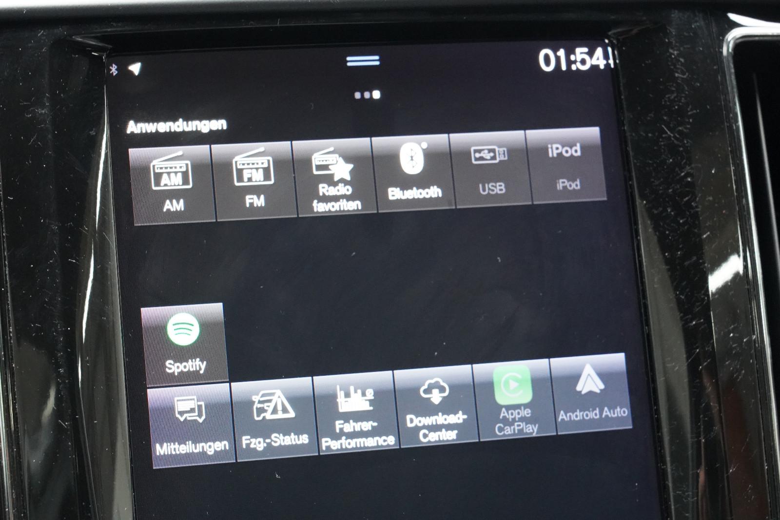 Volvo XC60 2.0 R-Design SHZ CarPlay Keyless PDC GRA