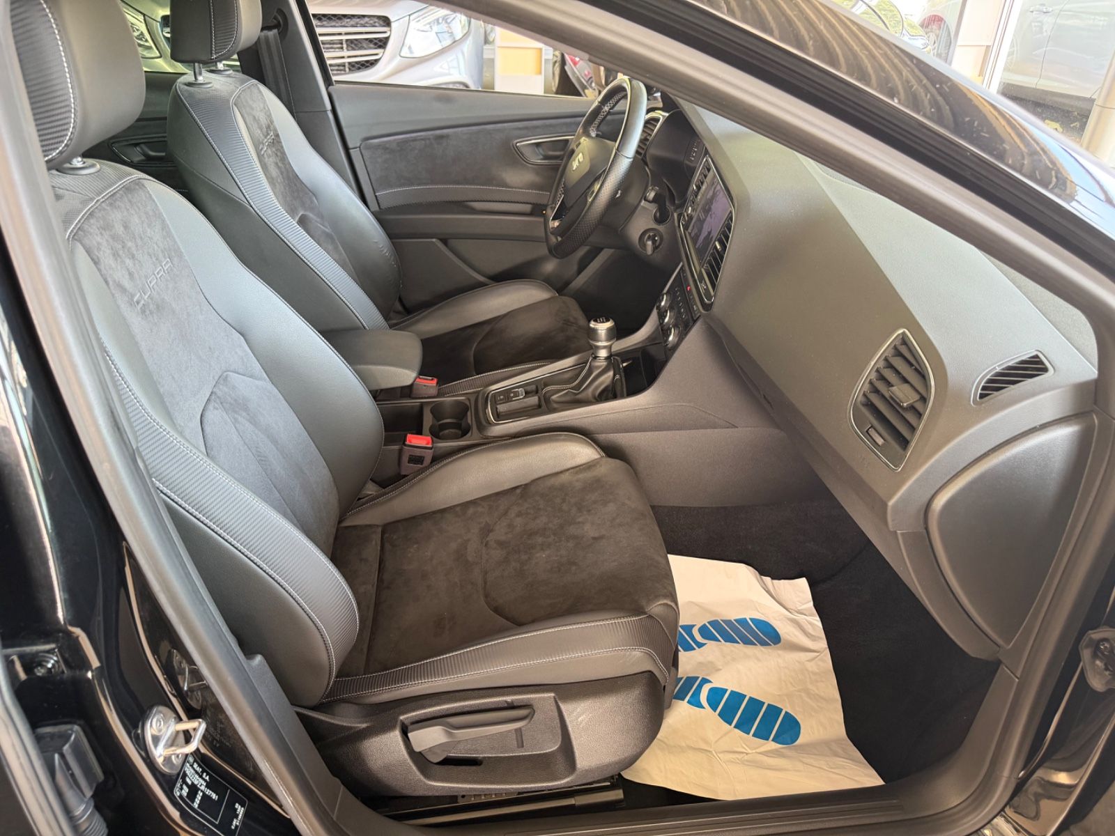 Fahrzeugabbildung SEAT Leon Cupra 300 * Schalter * 1.Hand*