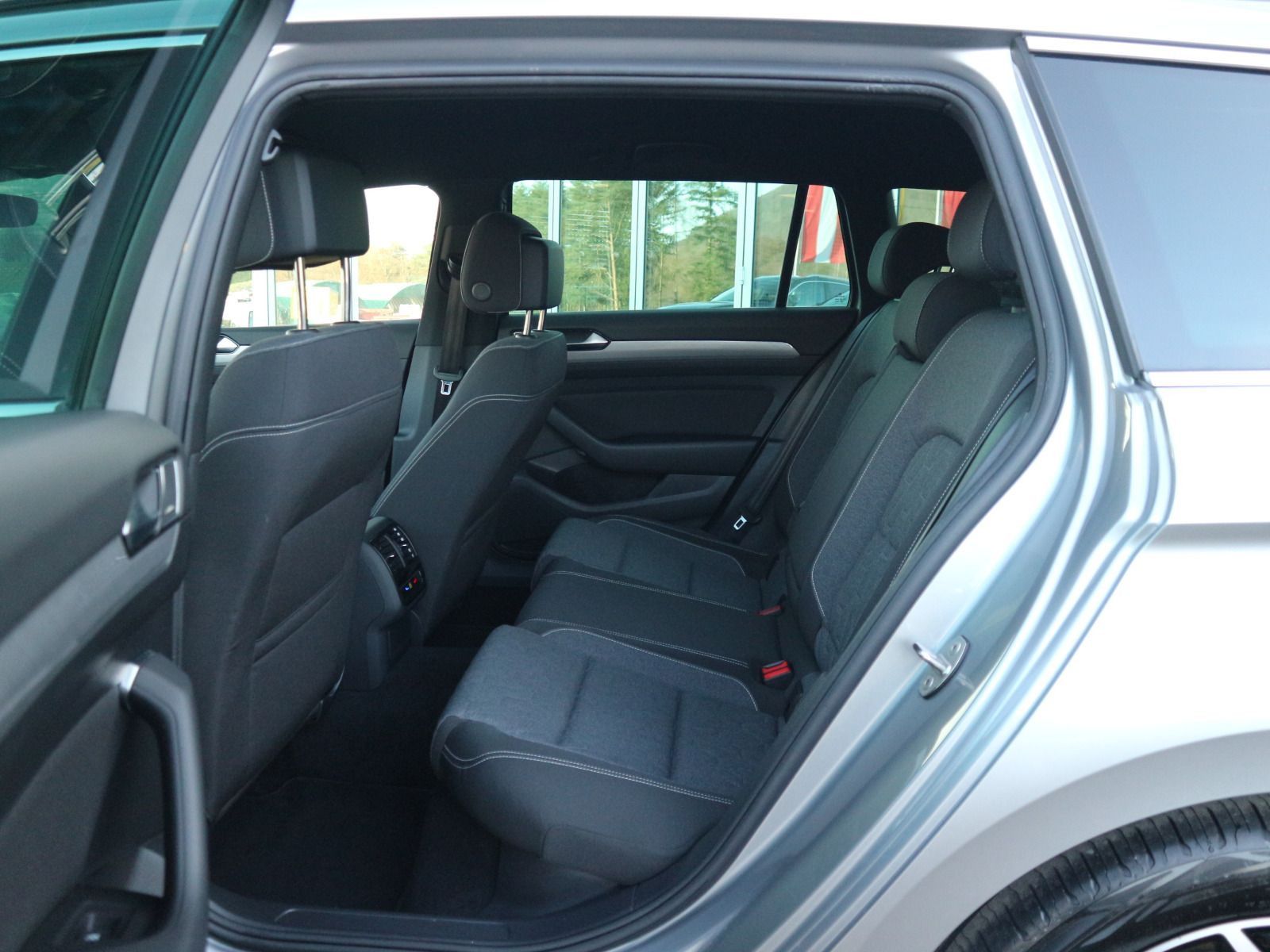 Volkswagen Passat Variant - Bild 11