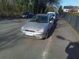 Ford Auto Ford Focus + neuer Dachgepäckträger - Ford Focus aus 2004: Kombi