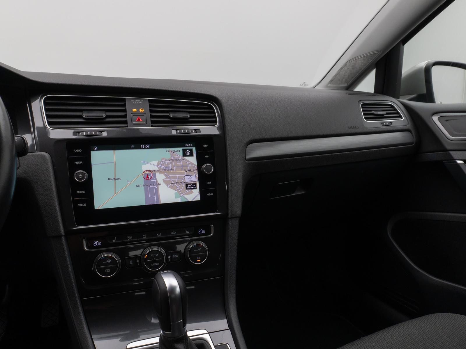 Volkswagen Golf VII Variant Comfortline Navi PDC Standheiz