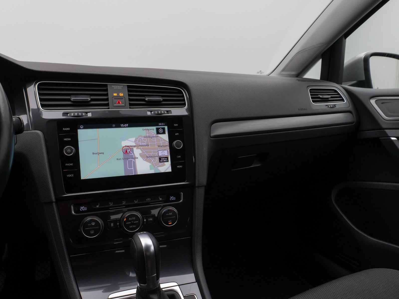 Fahrzeugabbildung Volkswagen Golf VII Variant Comfortline Navi PDC Standheiz