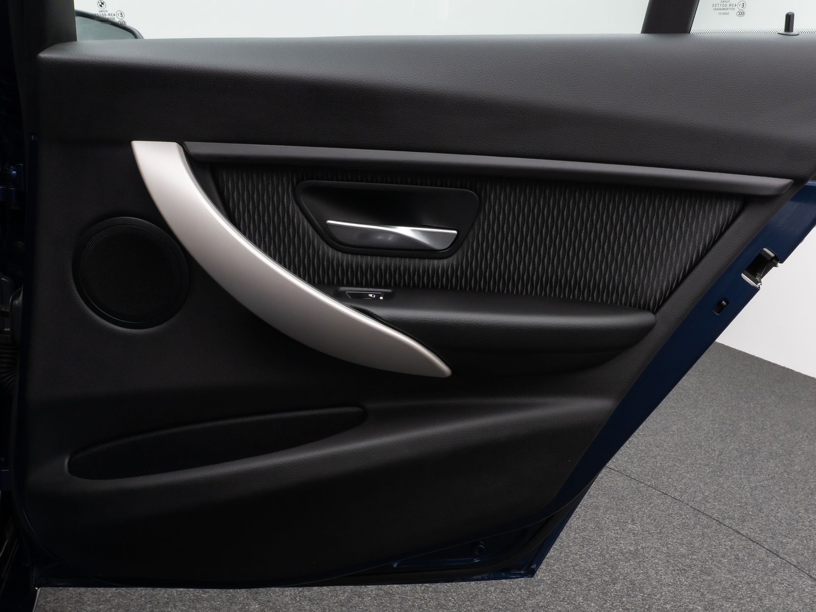 Fahrzeugabbildung BMW 320d xD Advantage Panorama Lordos AHK PDChint.