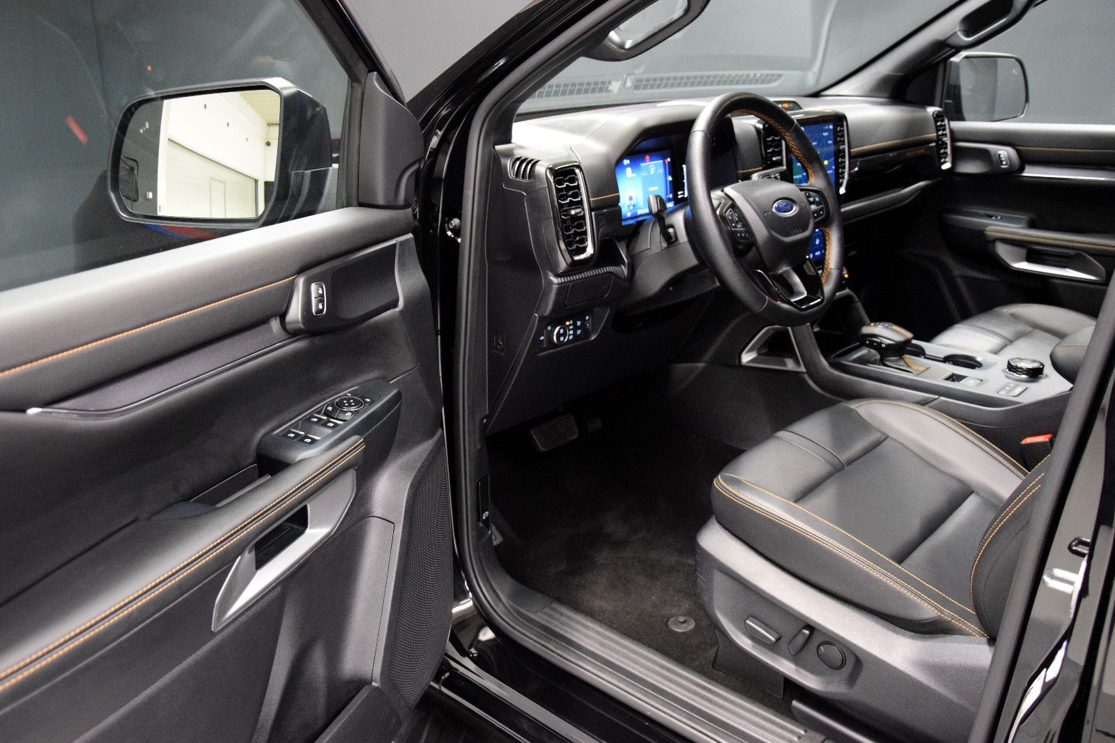 Fahrzeugabbildung Ford Ranger Wildtrak e-4WD Doppelkabine Automatik LED