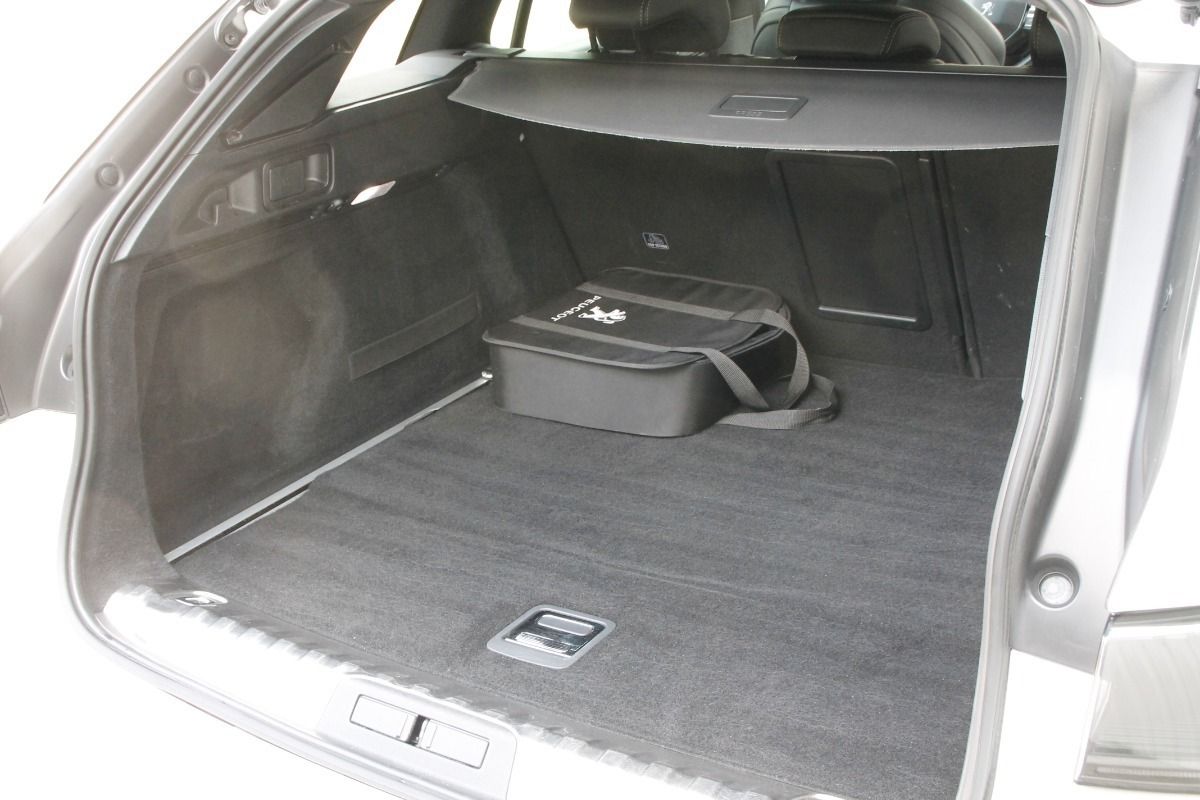 Fahrzeugabbildung Peugeot 508 Hybrid 225