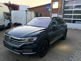 Volkswagen Touareg 3.0 V6 TDI 210kW 4MOT Tiptr. Elegance - VW Touareg in Solingen