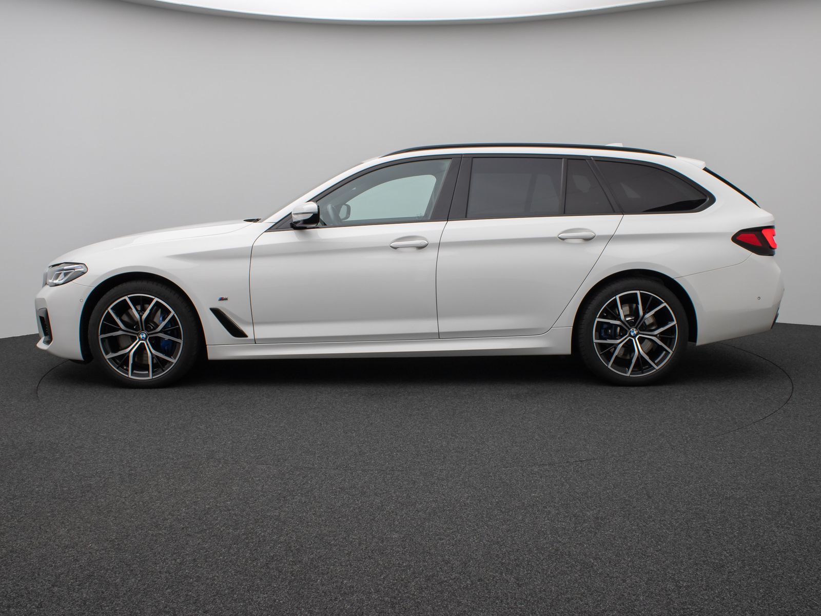 Fahrzeugabbildung BMW 540d xD M Sport Panoram Kamera Laser HUD H/K 19"