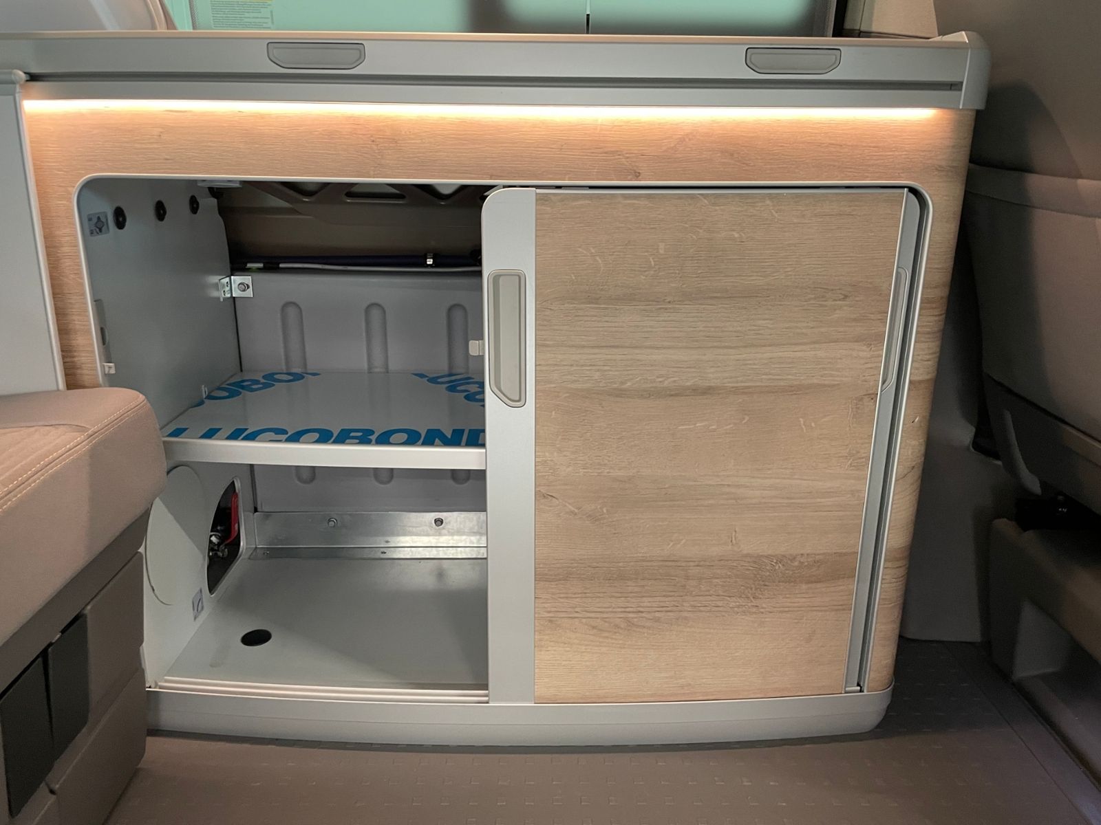 T6.1California California Coast Edition 4M 2.0 T