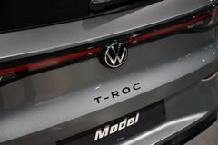 VW T-Roc 1.5 eTSI R-Line | Pano | 20"| NEUES MODELL VW T-Roc 1.5 eTSI R-Line | Pano | 20"| NEUES MODELL