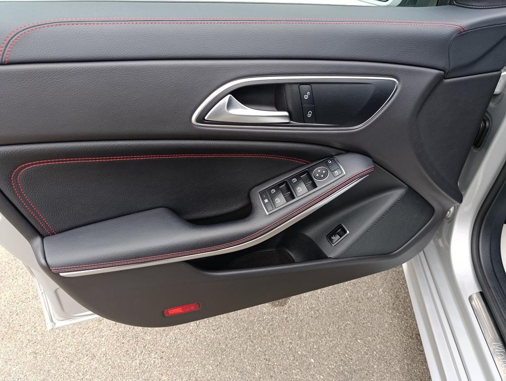 Mercedes-Benz CLA 220