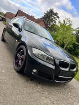 BMW 320 I.  Wenig Kilometer - BMW 320 aus 2009: Kombi