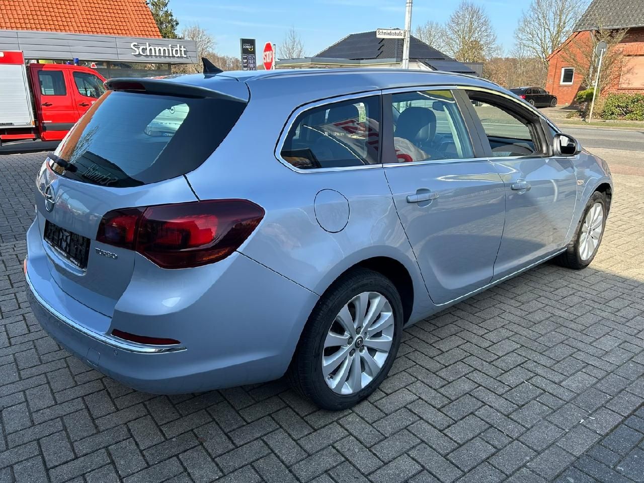 Fahrzeugabbildung Opel Astra J Sports Tourer Exklusiv