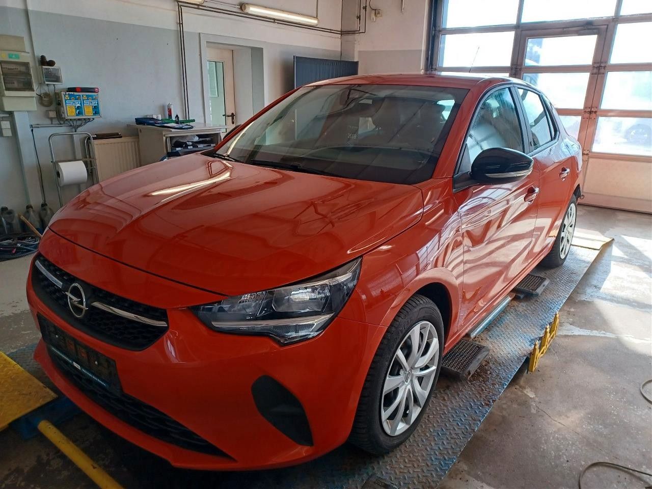 Fahrzeugabbildung Opel Corsa-e F EDITION 7KW NAVI/VIRT/TEMP/DAB/WÄRMEP.