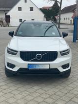 Volvo XC40 B5 AWD R Design Geartronic R Design - Volvo XC40 mit Benzin-Antrieb: Alcantara