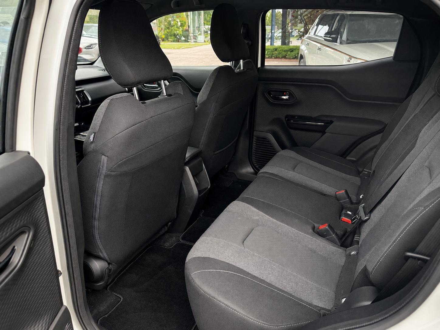 Suzuki e Vitara Club eAxle  106 kW (144 PS) 49 kWh-B...