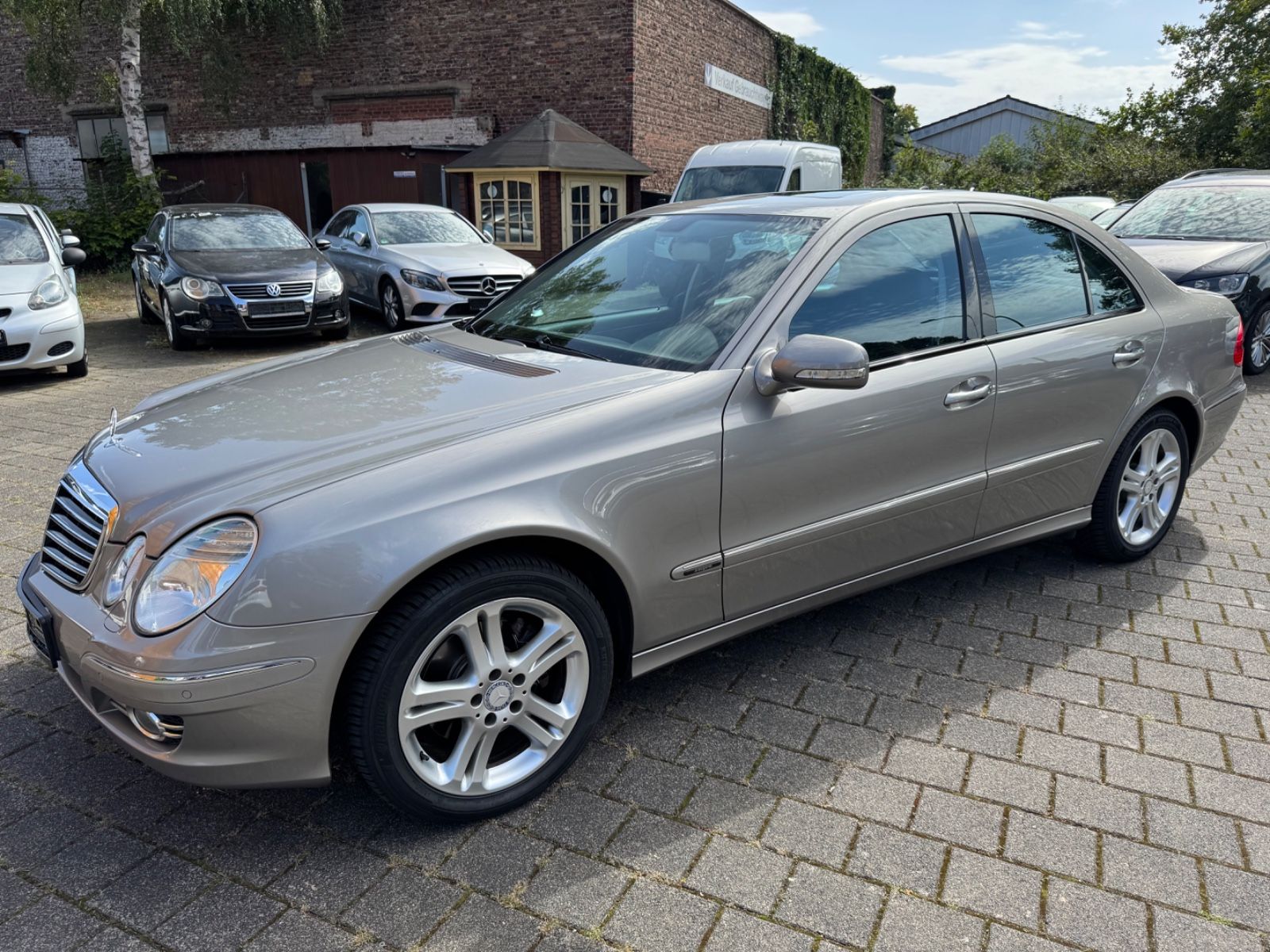 Mercedes E 280 - 1