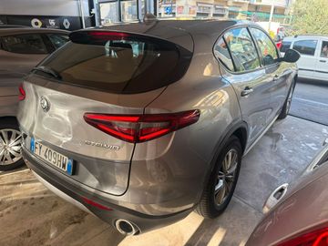 Alfa-Romeo Stelvio - 4