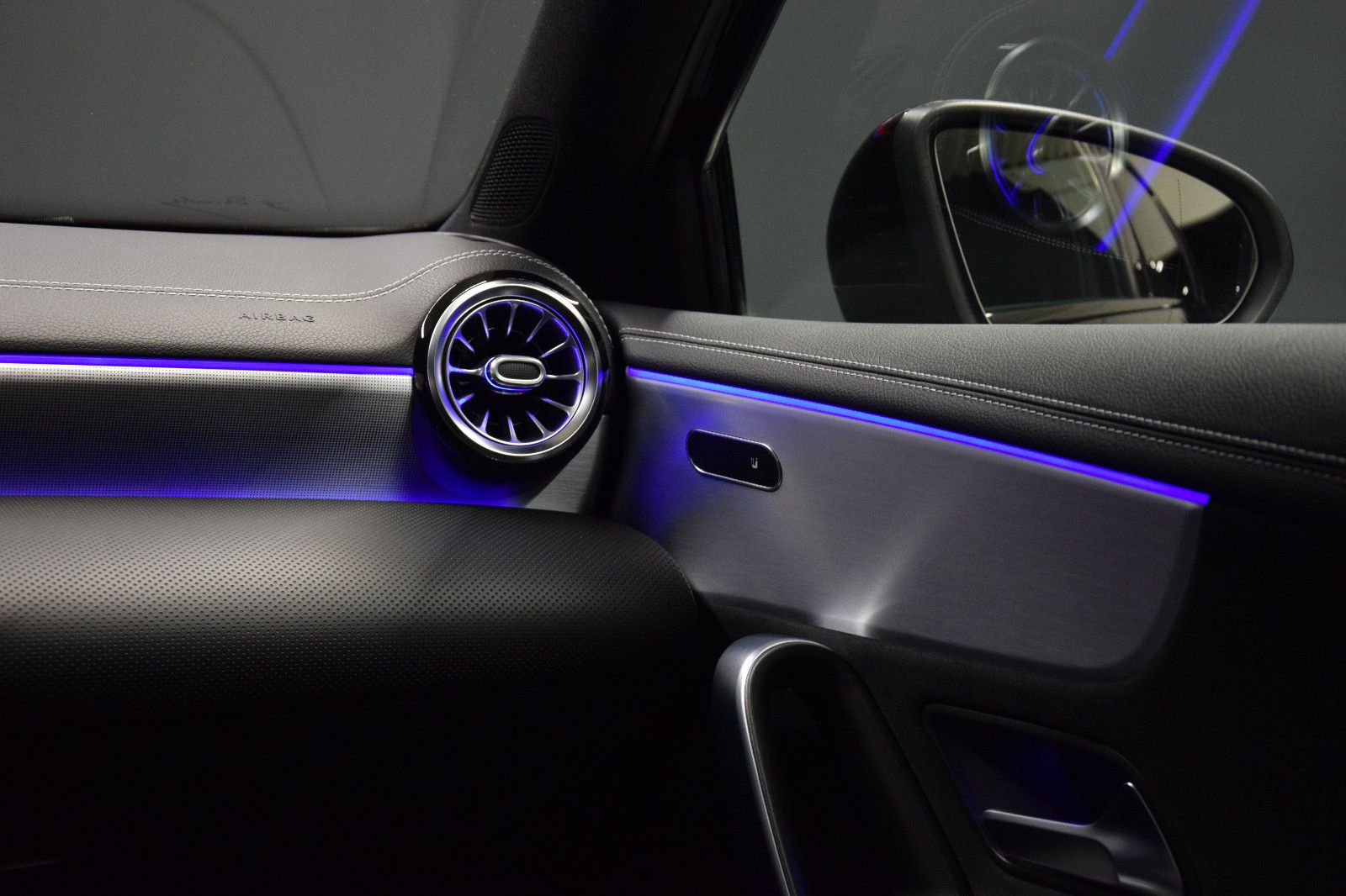 Fahrzeugabbildung Mercedes-Benz A 250 e Edition 2020 AMG Kamera LED MBUX Night