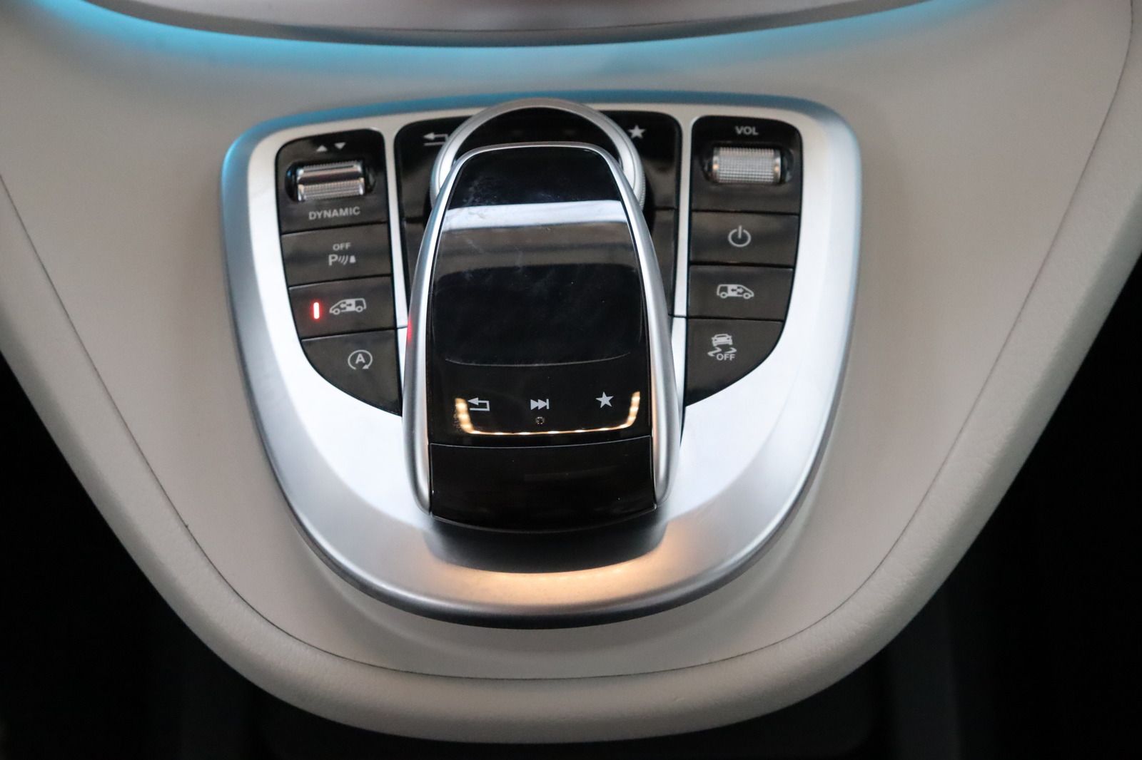 Fahrzeugabbildung Mercedes-Benz V 250 d 4matic Avantgarde * lang * 360 * ILS