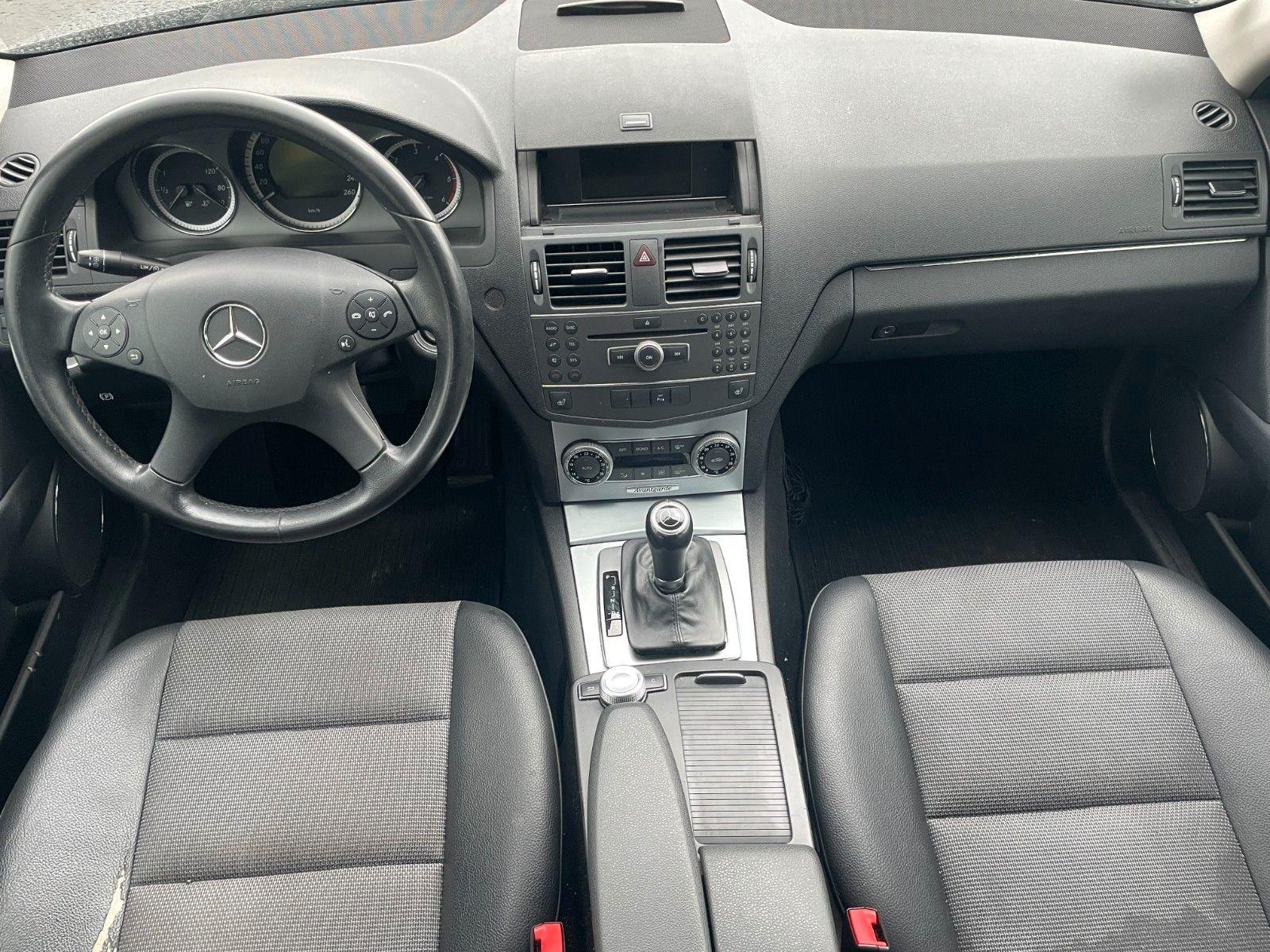 Mercedes-Benz C220 2011 — photo 9