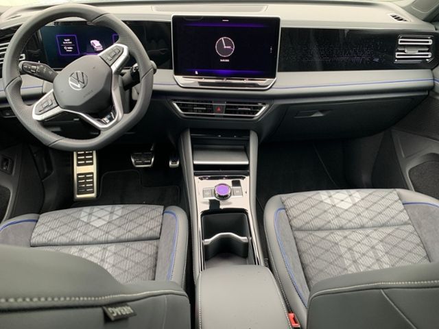 Fahrzeugabbildung Volkswagen Tiguan eHYBRID R-LINE AHK AREA VIEW NAVI DCC TRA
