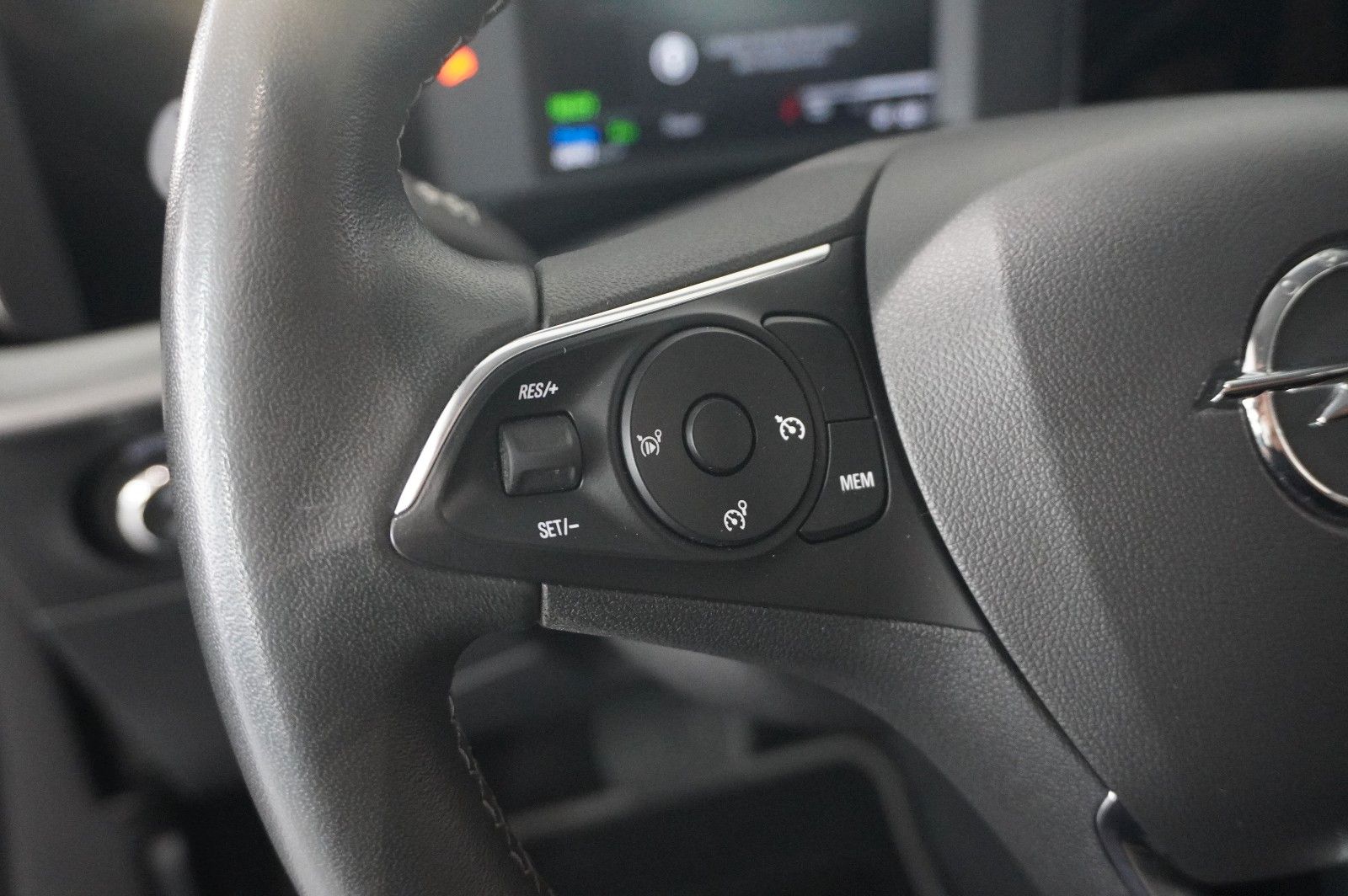 Fahrzeugabbildung Opel Mokka-e ELEGANCE 3-PHASIG NAVI/LED/KAMERA/DAB+