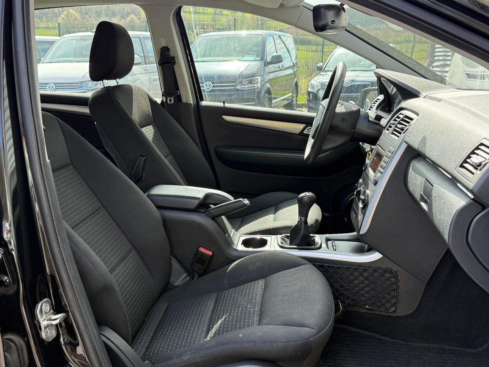 Fahrzeugabbildung Mercedes-Benz B 180 1.7 Benziner Klimaanlage Navi Tempomat SHZ