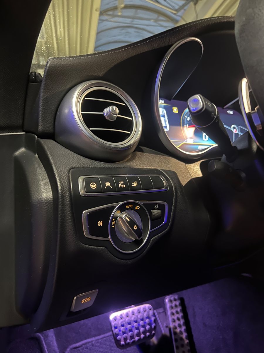 Fahrzeugabbildung Mercedes-Benz C 63 S AMG Coupe PERFORMANCE*DESIGNO-MAGNO*AERO*