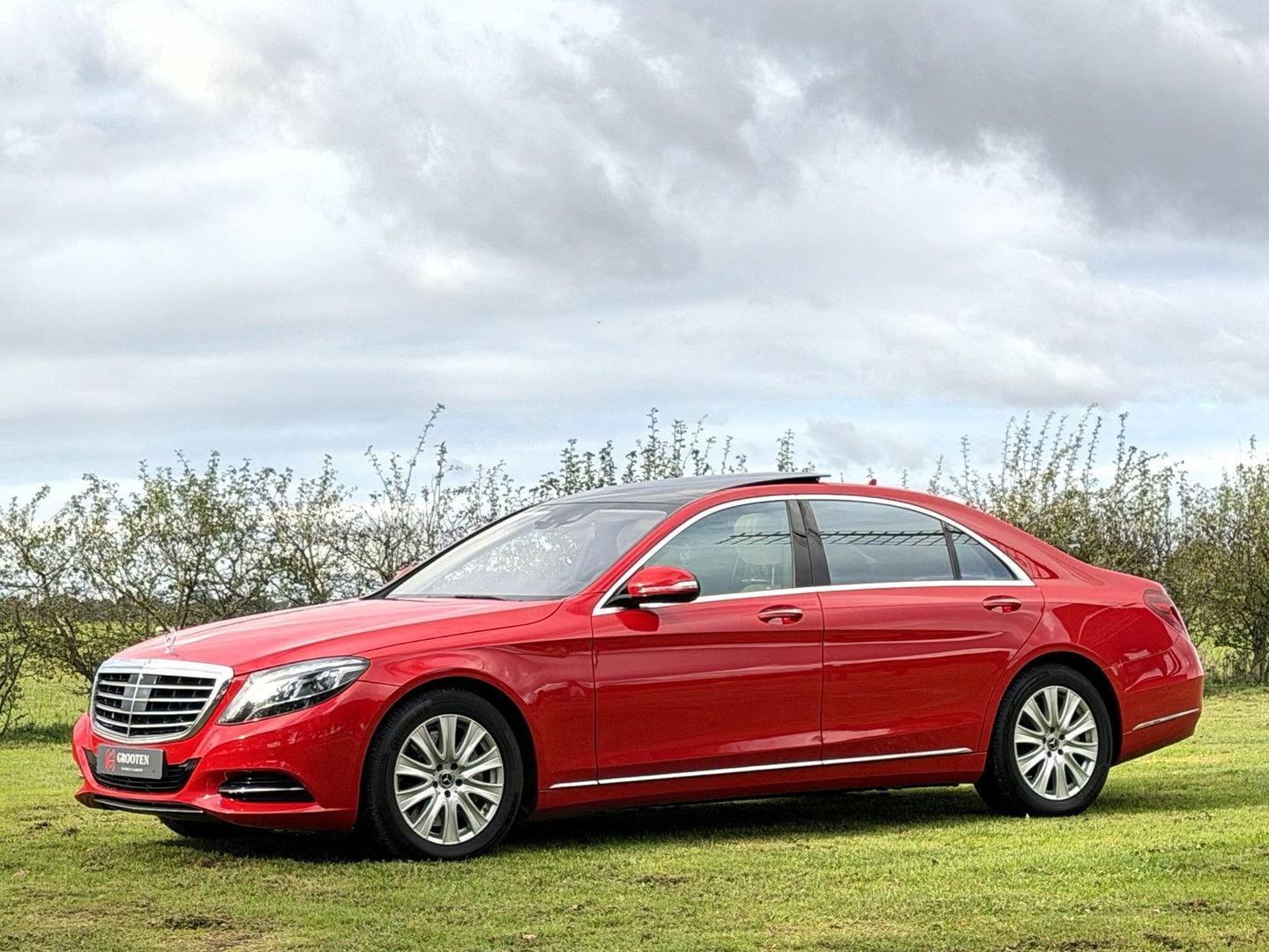 MERCEDES-BENZ S 500 S 4Matic Lang Prestige - Magma röt - Einze