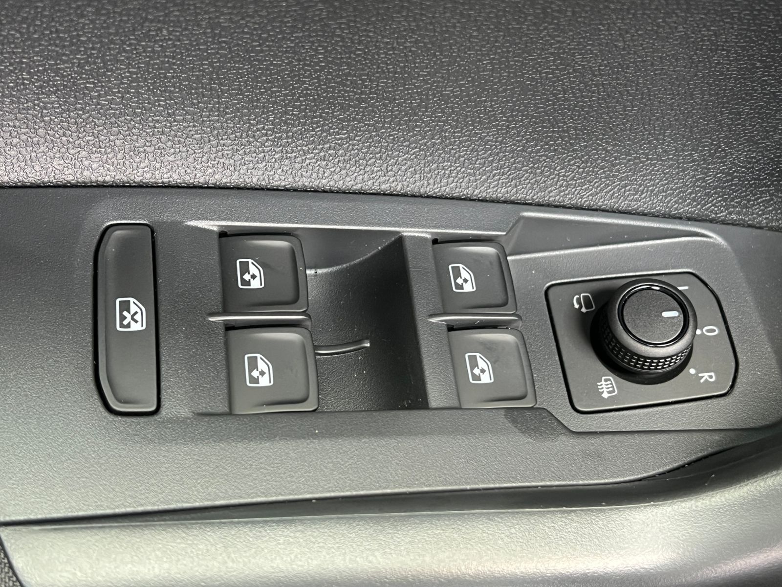 Fahrzeugabbildung Volkswagen Taigo Life 1.0 TSI DSG *IQ.Light, Ready2Discover