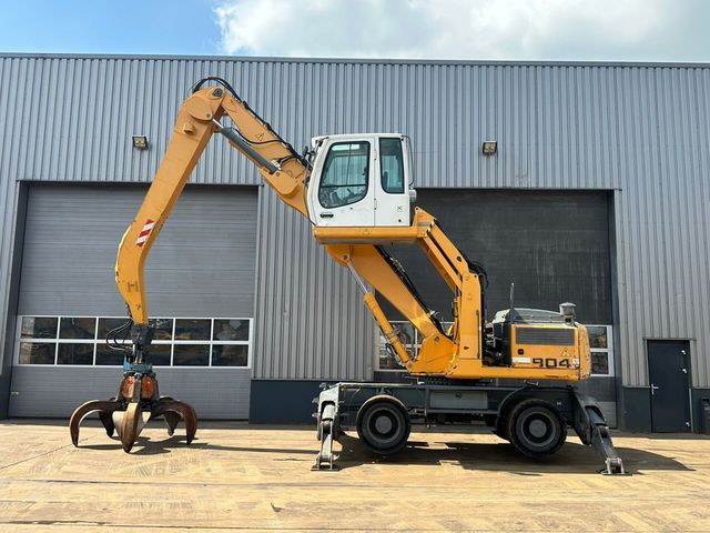 Liebherr A 904 C - Material Handler