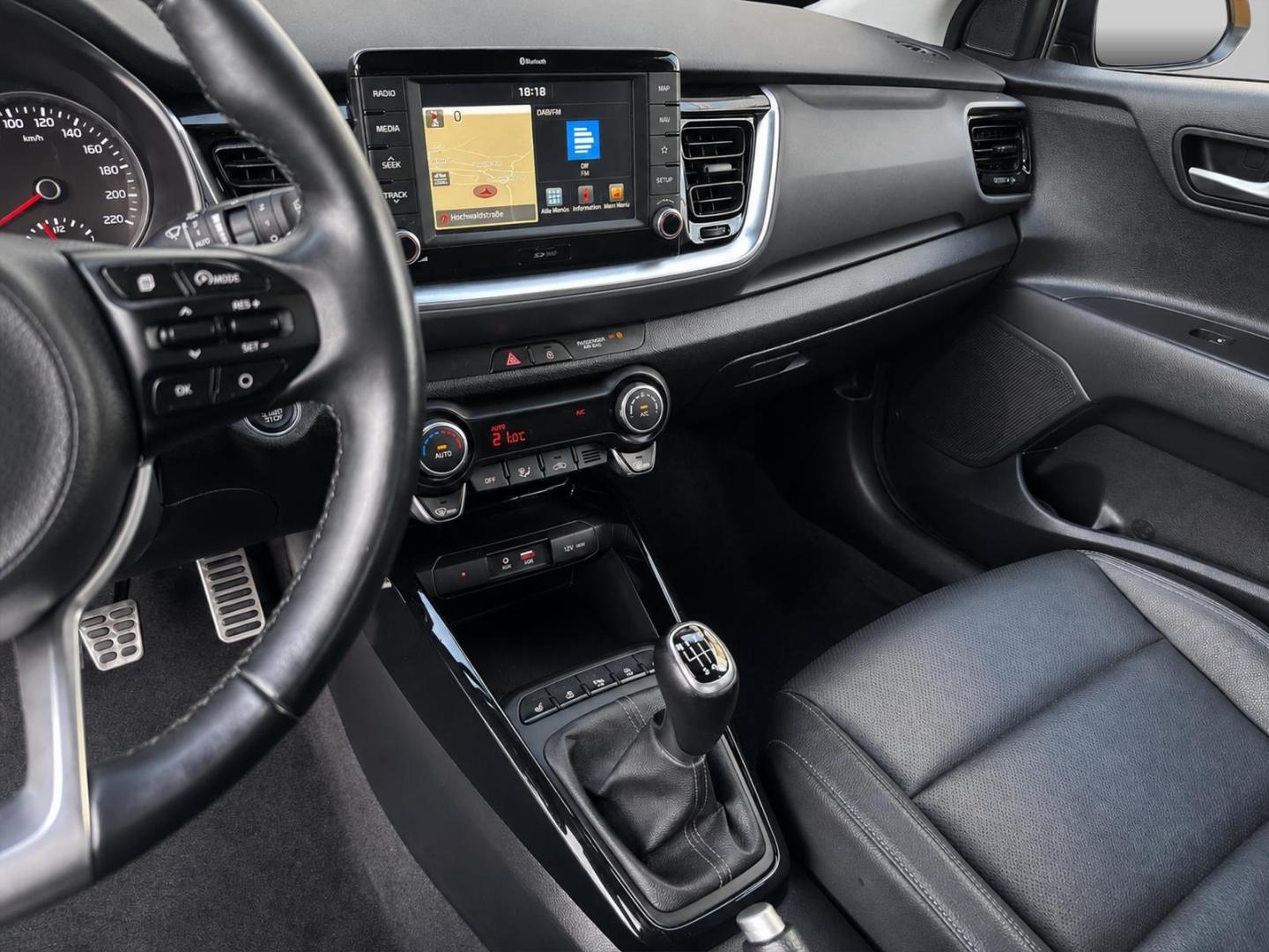 Kia Stonic Platinum Edition DAB+ NAVI TEMP RFK SHZ, миниатюра 16