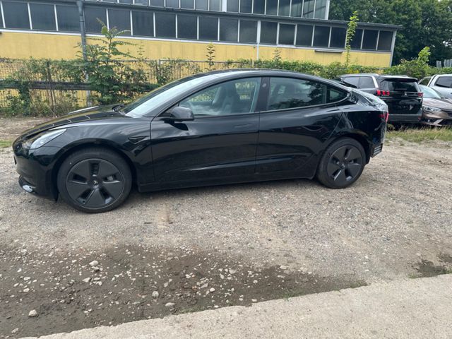 Tesla Model 3 Hinterradantrieb RWD PANORAMA