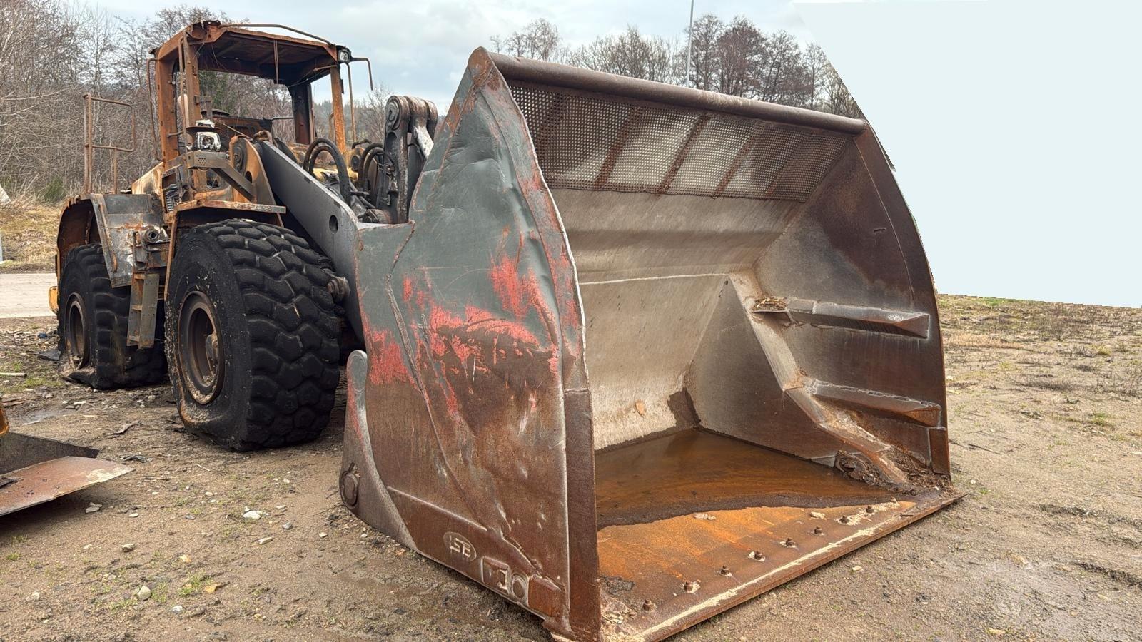 Volvo L150F BRANDSCHADEN